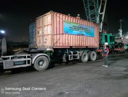 KM Sakura 09 Angkut Kontainer Bantuan dari Tanjung Perak ke NTT & NTB