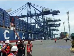 Kapal Peti Kemas Terbesar Layani Direct Call Jkt-AS, Ini Respon Pebisnis di Priok
