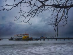 Cuaca Ekstrem, Pelayanan KMP Mamberamo Foja Dialihkan