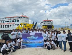 Peringati Hari Laut Sedunia, ASDP Bersihkan Sampah Laut & Pesisir